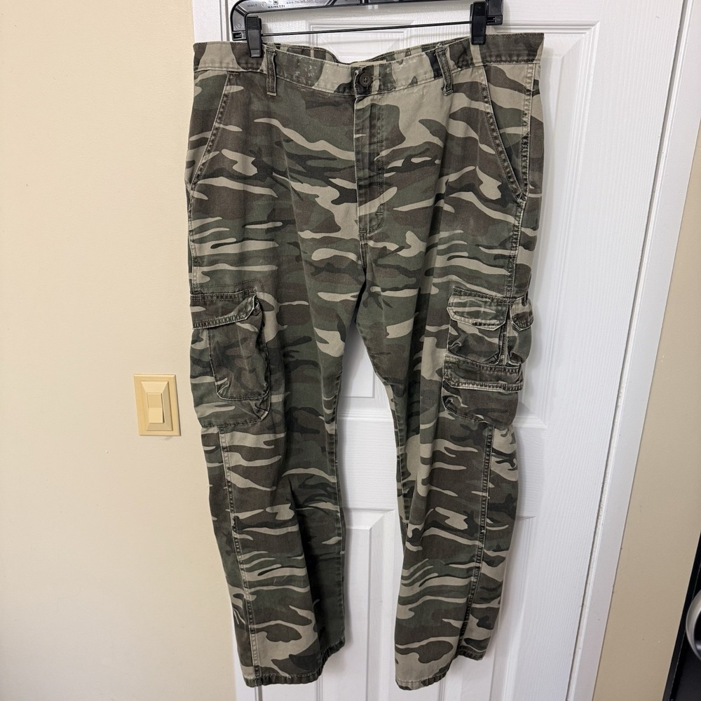 Wrangler Jean Co Y2K Camo Distressed Cargo Pants Sz 40x30 Hunting Grunge Skater